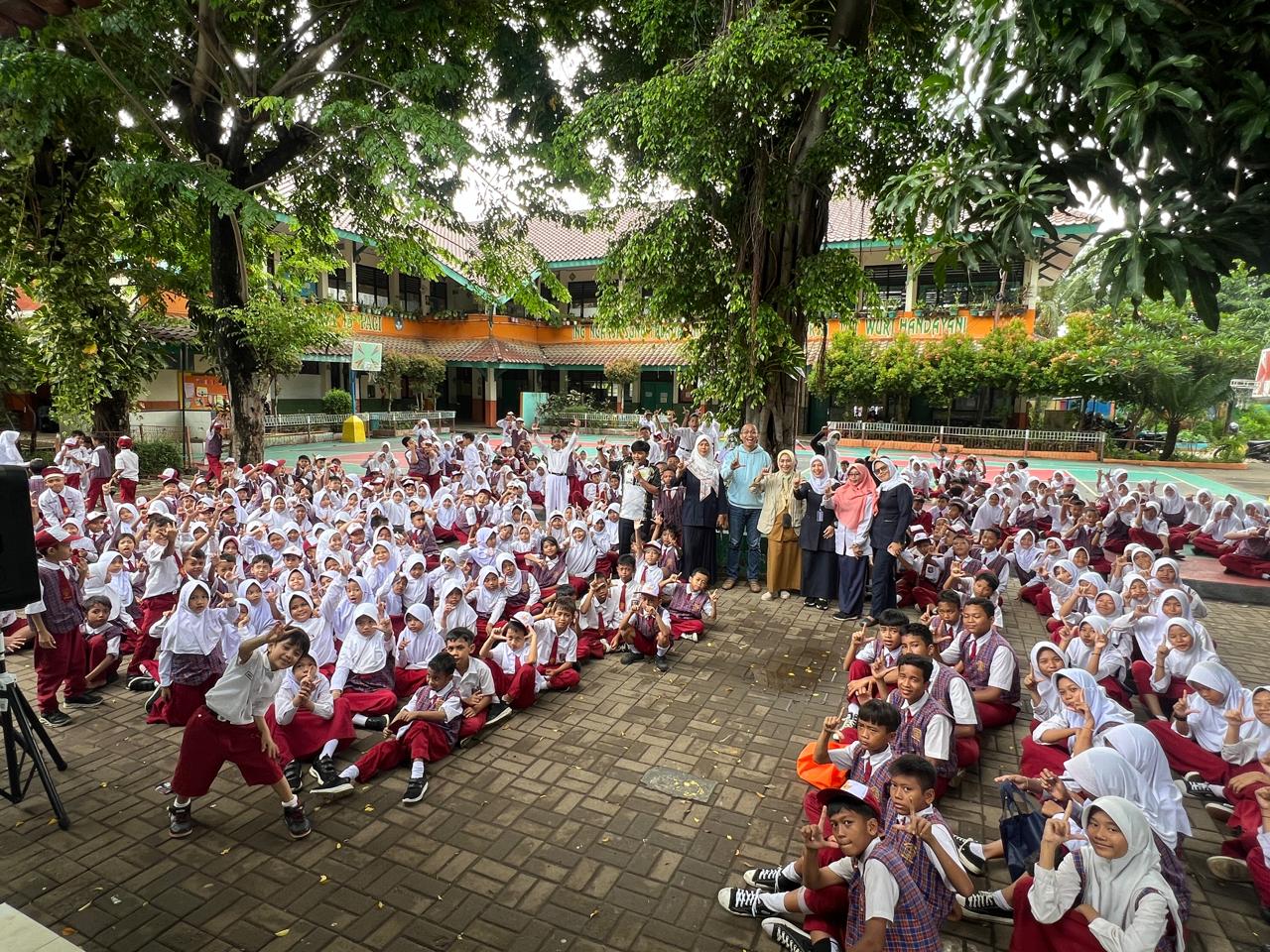 Roadshow Workshop Membaca Di SDN Jatinegara 15